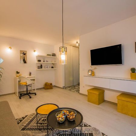 Kitty Sunflower Apartment Alba Iulia Buitenkant foto