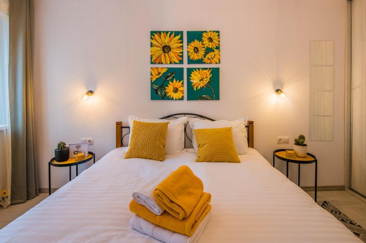 Kitty Sunflower Apartment Alba Iulia Buitenkant foto