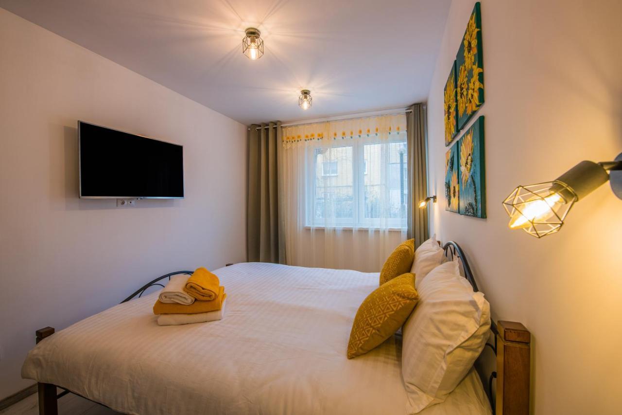 Kitty Sunflower Apartment Alba Iulia Buitenkant foto