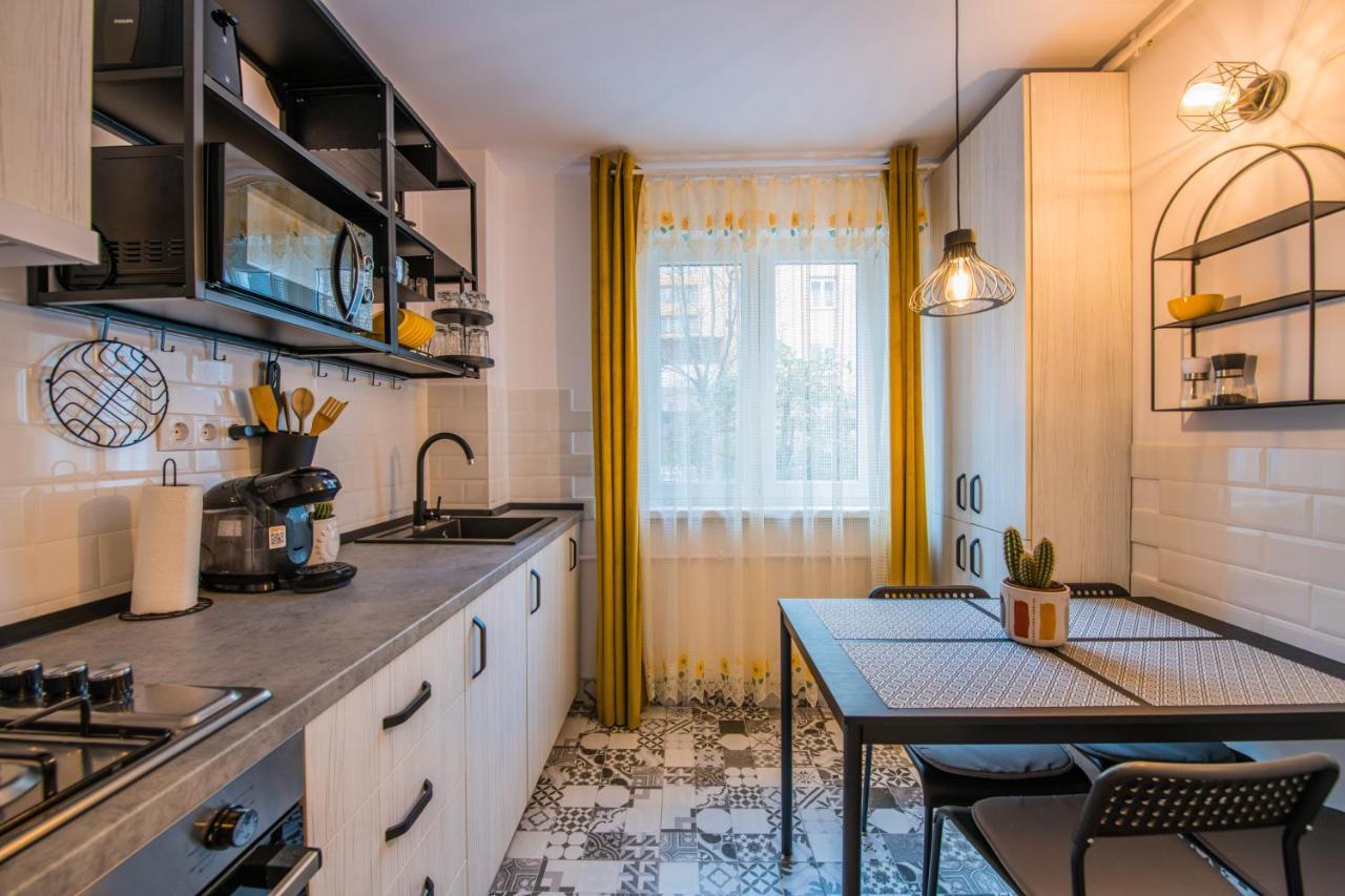 Kitty Sunflower Apartment Alba Iulia Buitenkant foto