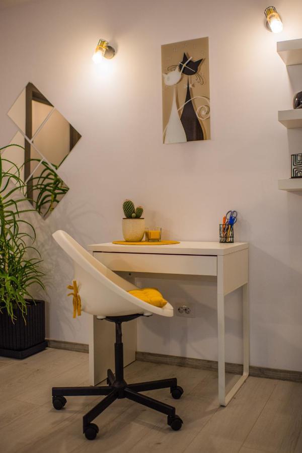 Kitty Sunflower Apartment Alba Iulia Buitenkant foto