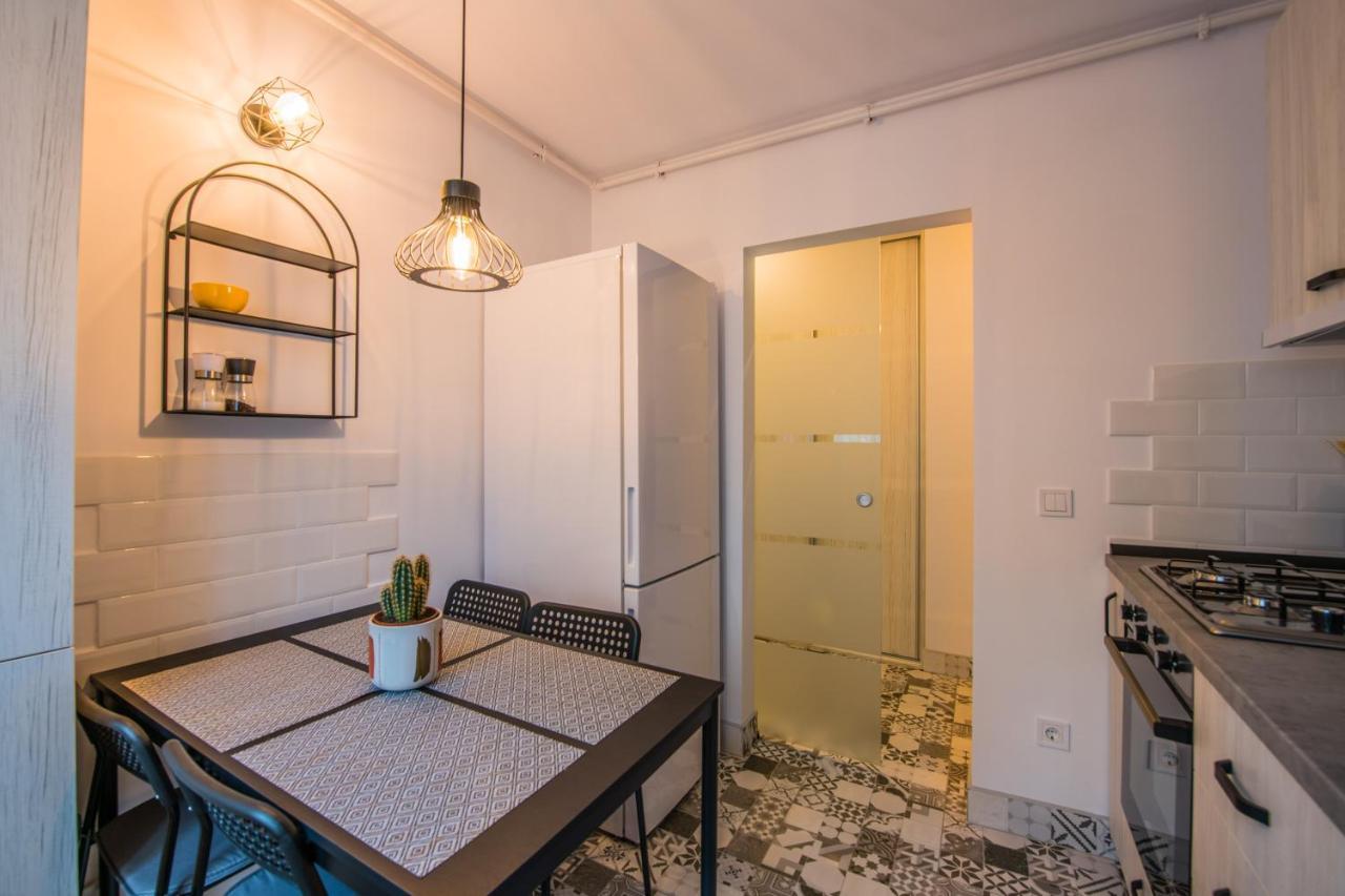 Kitty Sunflower Apartment Alba Iulia Buitenkant foto