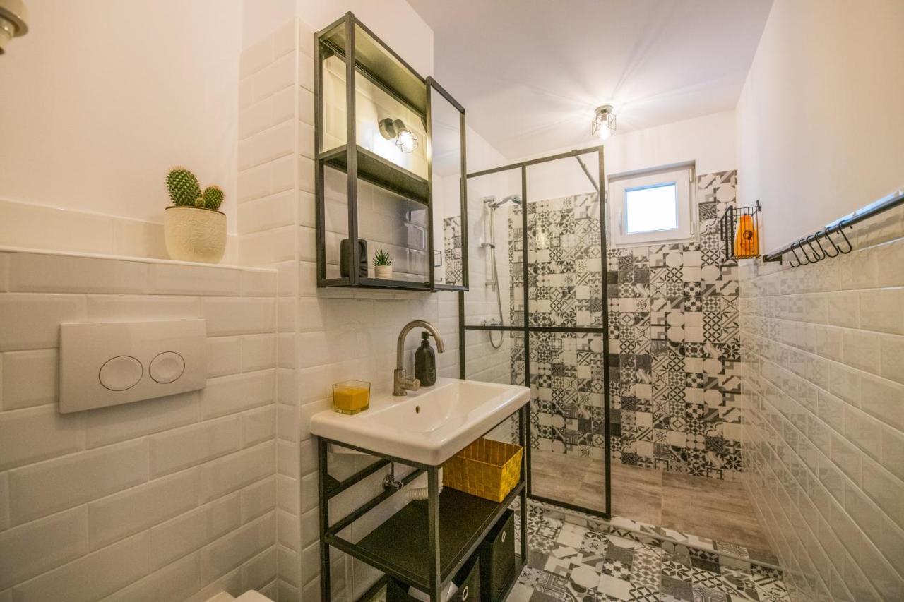 Kitty Sunflower Apartment Alba Iulia Buitenkant foto
